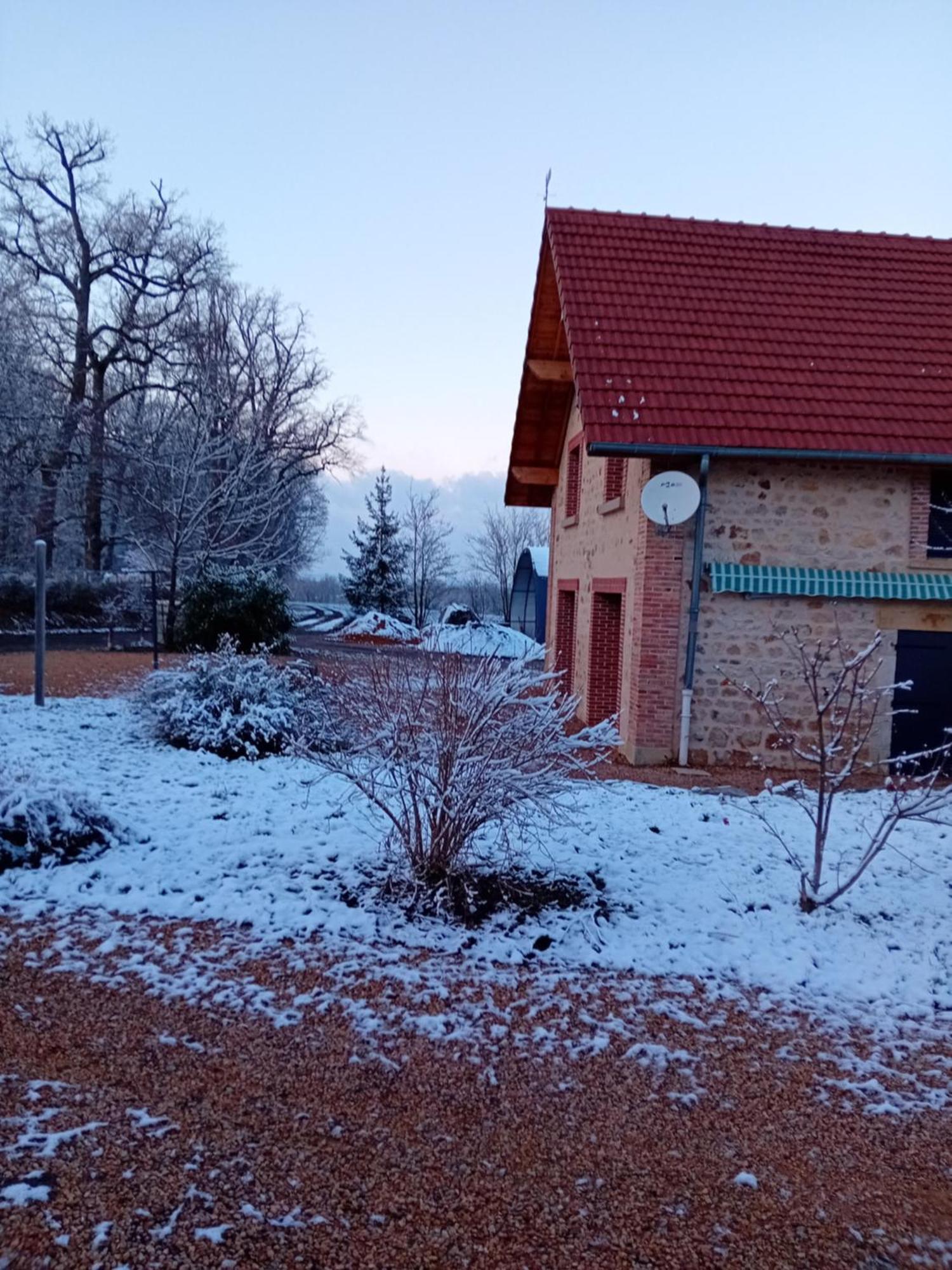 Maison De Campagne Glaine-Montaigut